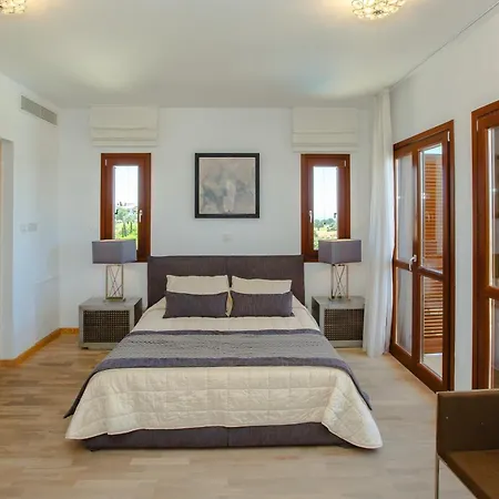 Luxury Aj06 With Private Heated Pool & Jacuzzi, Services Inc, Aphrodite Hills Villa *