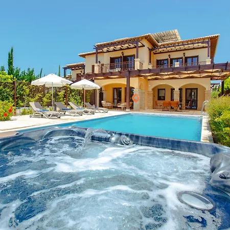 Luxury Aj06 With Private Heated Pool & Jacuzzi, Services Inc, Aphrodite Hills Villa Pafos