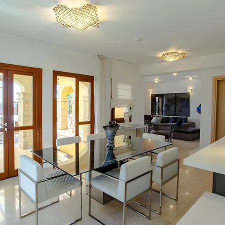 Luxury Elite Aj06 Complete With A Private, Climate Controlled Pool And A Relaxing Outdoor Jacuzzi, Aphrodite Hills ヴィラ