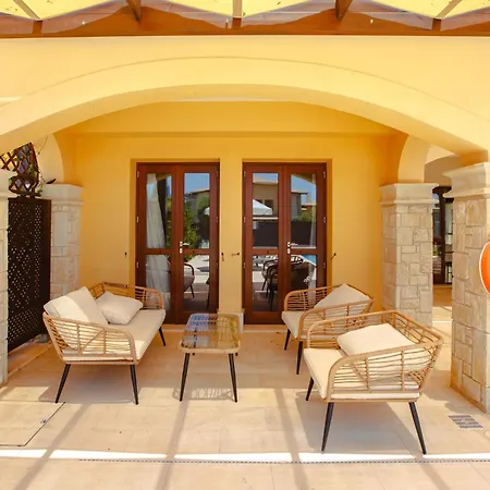 Luxury Elite Aj06 Complete With A Private, Climate Controlled Pool And A Relaxing Outdoor Jacuzzi, Aphrodite Hills 别墅 *