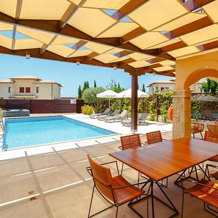 Luxury Aj06 With Private Heated Pool & Jacuzzi, Services Inc, Aphrodite Hills Villa Pafos