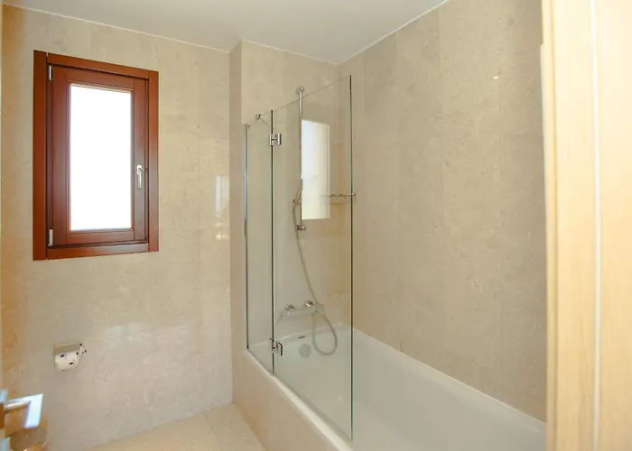 Villa Luxury Elite Aj06 Complete With A Private, Climate Controlled Pool And A Relaxing Outdoor Jacuzzi, Aphrodite Hills *