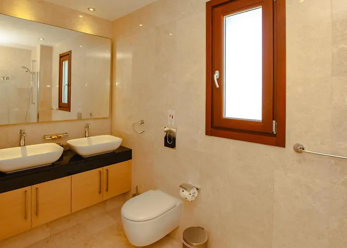 Luxury Elite Aj06 Complete With A Private, Climate Controlled Pool And A Relaxing Outdoor Jacuzzi, Aphrodite Hills Paphos