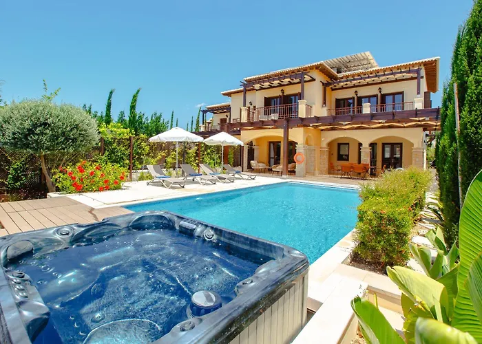 Luxury Elite Aj06 Complete With A Private, Climate Controlled Pool And A Relaxing Outdoor Jacuzzi, Aphrodite Hills ヴィラ