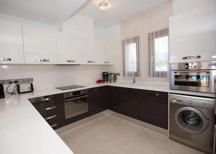 Luxury Elite Aj06 Complete With A Private, Climate Controlled Pool And A Relaxing Outdoor Jacuzzi, Aphrodite Hills * パ フォス